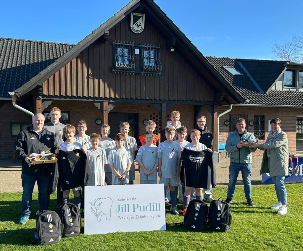 Regenjacken und Trikosatz für die D2